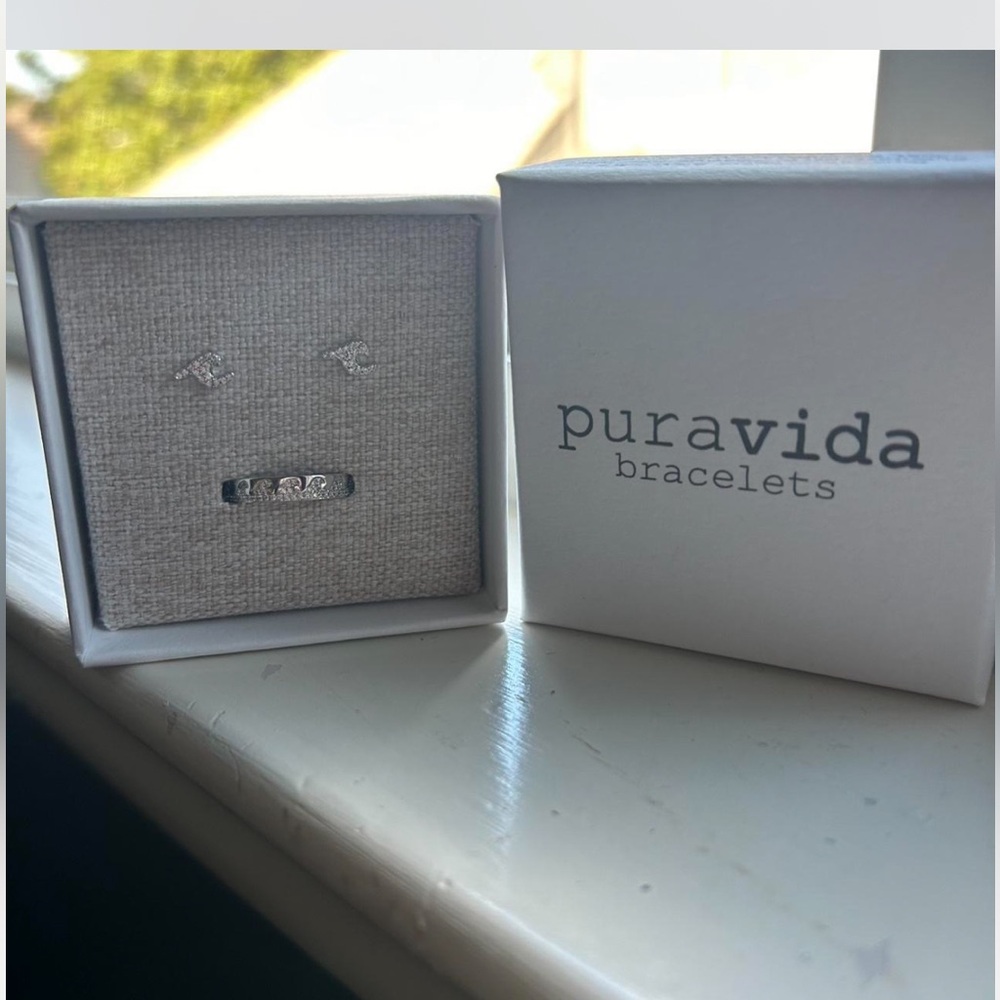 Brand new Pura Vida earring and ring set! Size 7